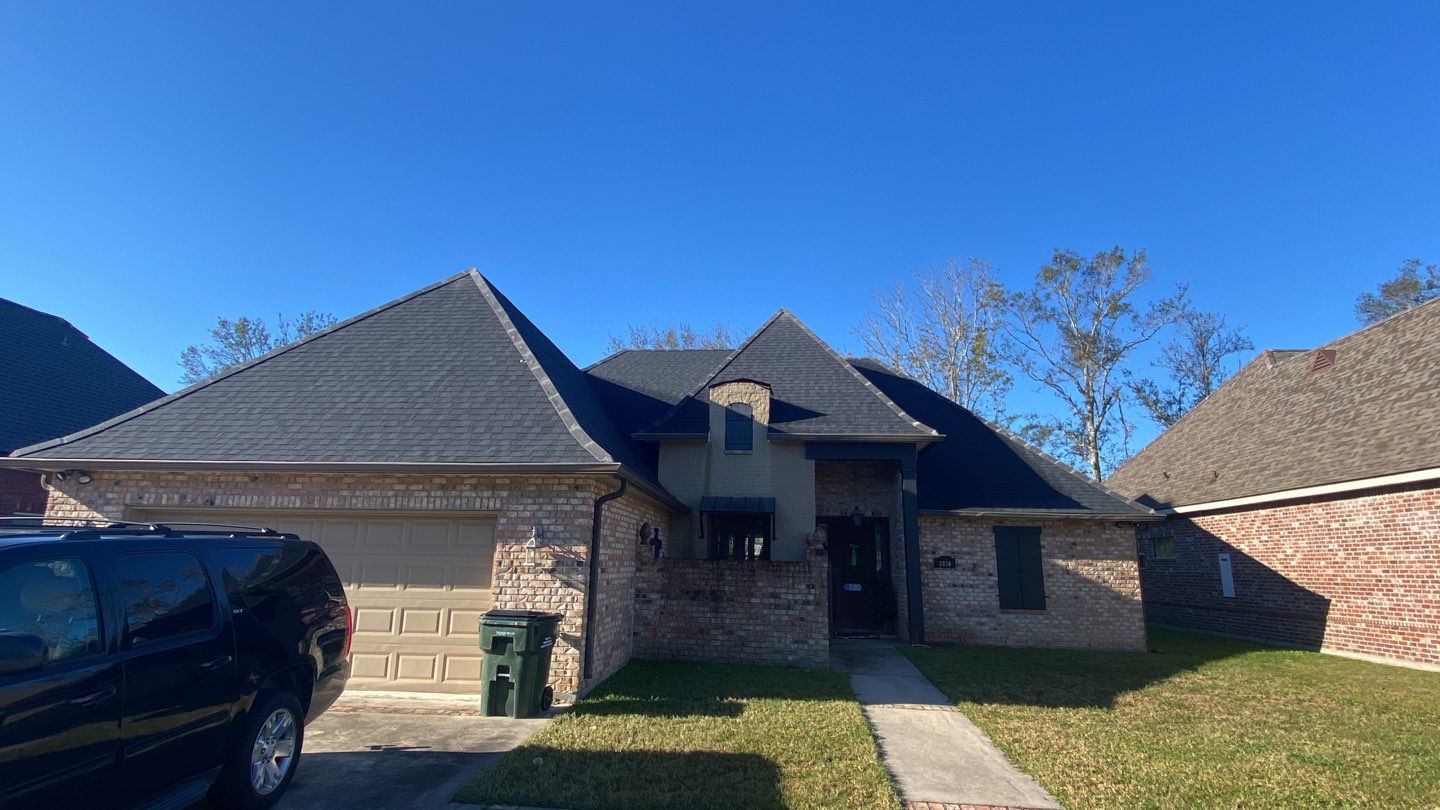 New roof installation Moire Black CertainTeed Landmark